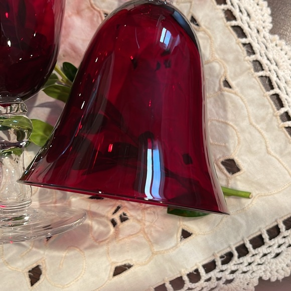 Red vintage goblets with a clear bubble base - Picture 6 of 9